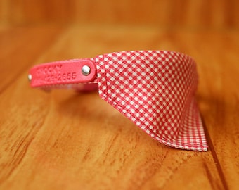 Collier de chat personnalisé Red Gingham avec Bandana, Bandana de chat à grille rouge, collier de chat Bandana, écharpe de collier de chat, triangle de bandana de chat