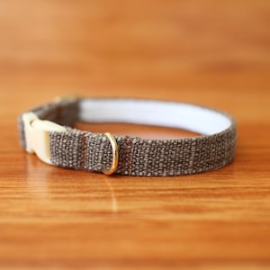Brown Breakaway Cat Collar: Simple Style, Safety Buckle
