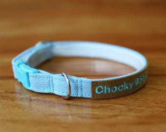 Collar personalizado para gato en azul pastel: Azul claro, hebilla de seguridad.