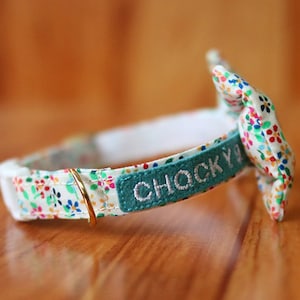 Little White floral Personalized Cat Collar  with Bow Tie, Little flower Bow Tie Cat Collar, Floral Bow tie Cat Collar, Cat Collar Breakaway
