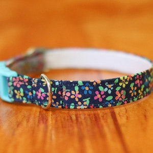 Little blue floral Cat Collar, flower Cat Collar, Blue Cat Collar, Blue floral Cat Collar, Chocky Cat Collar Breakaway, Small Dog Collar