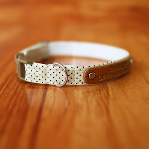 Collier personnalisé pour chat à pois : coton crème, petit chien en option