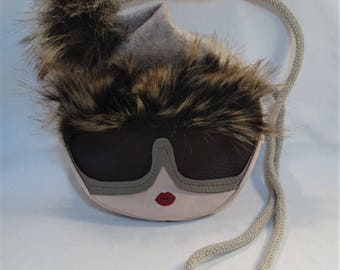 Bag / purse girl round face