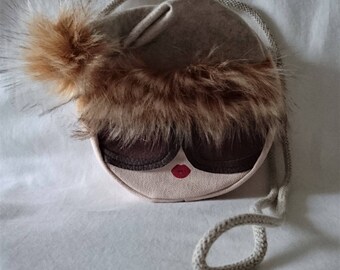 Bag / purse girl round face