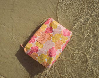 Hibiscus Daydream Bikini Bag