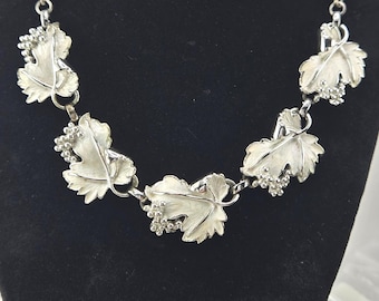 Sara Coventry Vintage enamel leaf necklace/choker