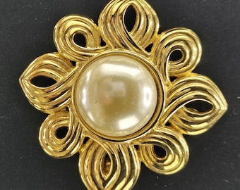 KJL / Kenneth J Lane Brooch/Pendant