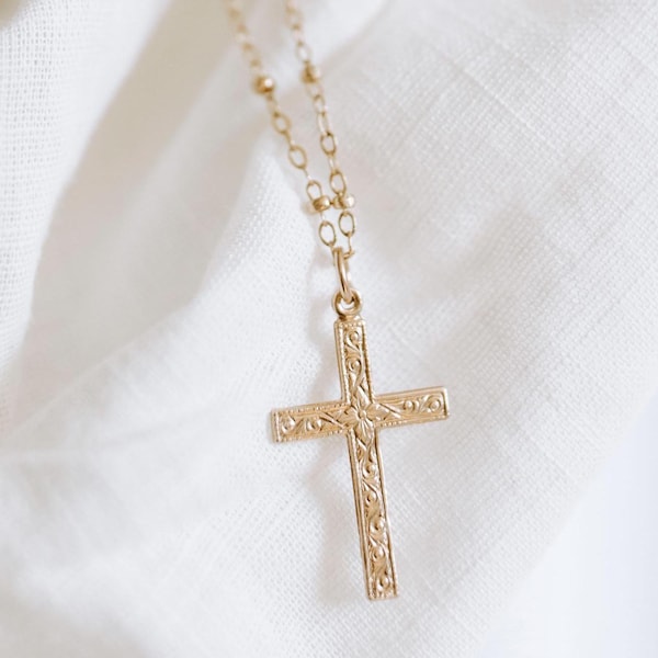 14K guldfyllt blommigt korshalsband • Elegant guldkorshalsband • Minimalistiska religiösa smycken • Vardagligt troshalsband • Present till henne