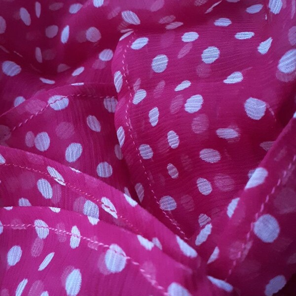 ¡¡¡Nuevo!!! Bufanda de velo / gasa pura. Fuschia rosa con lunares blancos. 135 cm x 18 cm