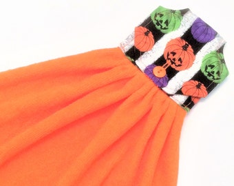 Hanging Halloween Kitchen Towel, Jack O Lanterns, Orange and Black