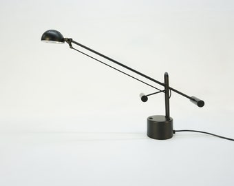 Lámpara de escritorio de contrapeso vintage / Lámpara posmoderna / Lámpara de grúa articulada / Lámpara de mesa de equilibrio / Años 80 / Mediados de siglo moderno / Era espacial