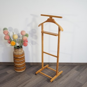 Vintage Wooden Valet Hanger / Clothes Hanger on Wheels / 70s / Mid Century Modern / Coat Hanger / Clothes Organizer / 70s Italy / Rustic
