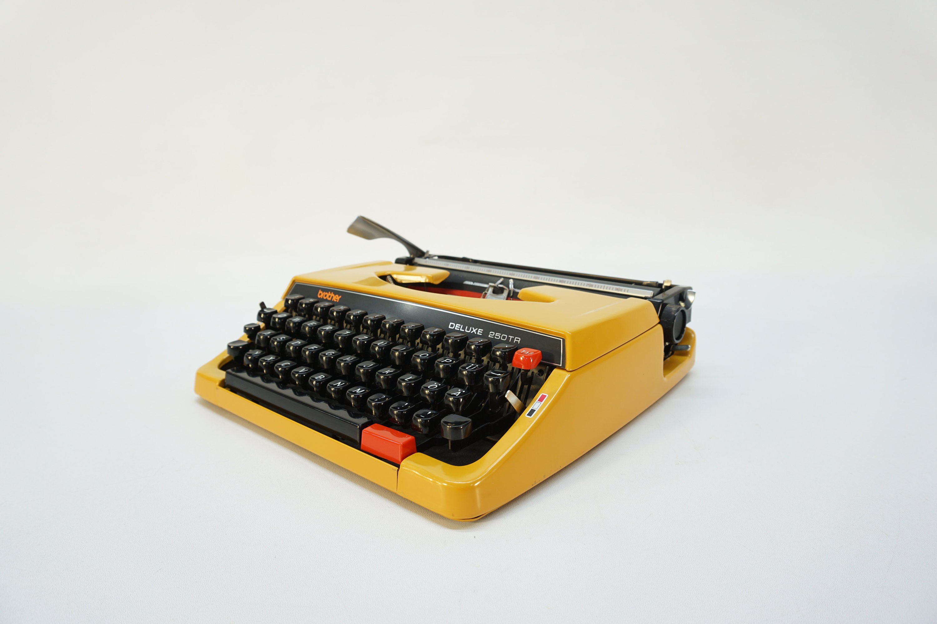 Working Vintage Brother Deluxe 250 TR Typewriter - Mustard Yellow