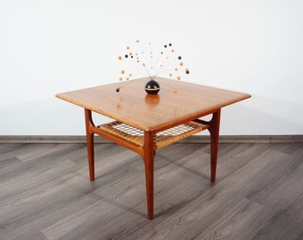 Vintage Coffee Table by Trioh / Danish Design / 60s / Teak Side Table / Trioh Danemark Table / Mid Century Modern / End Table / Space Age