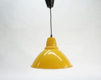 Vintage Industrial Yellow Pendant Lamp: 70s industrial Hanging Light / Bauhaus Design