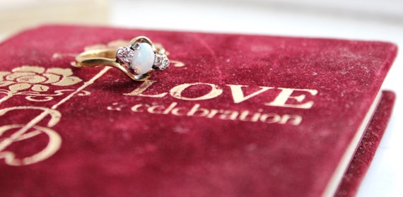 Vintage Opal and Diamond Ring - Heirloom Jeweller… - image 2