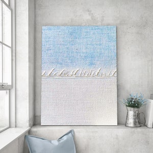 Dipinto astratto strutturato su tela: opera d&#39;arte minimalista bianca e blu