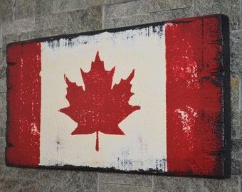 Distressed Canadian Flag Canada Flag Celebrate Canada 150 Years Custom Wooden Sign Vintage Canada Flag Barnboard Canada Flag Cottage Decor