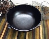 EXCEPTIONAL FIND Vintage Wagner Sidney 4 Cast Iron Scotch Bowl, Cookware