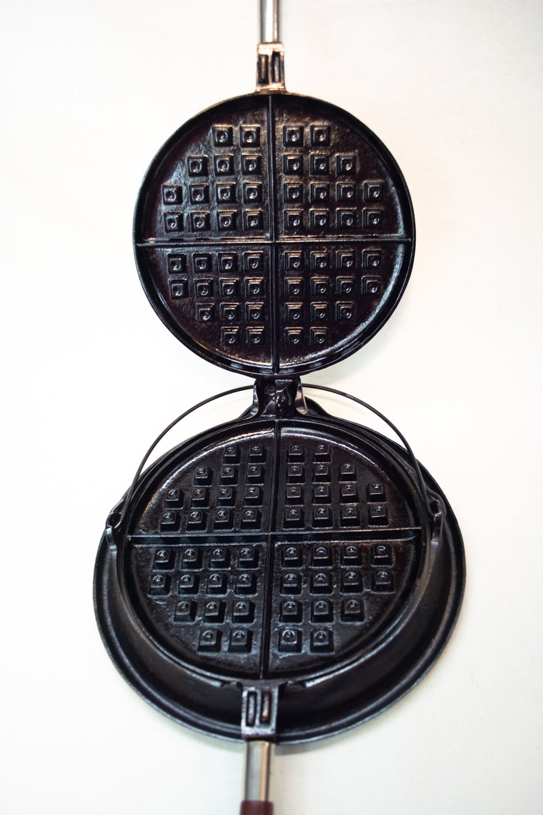 RARE Wagner No. 9 Waffle Iron Cast Iron Waffle Maker Low Etsy