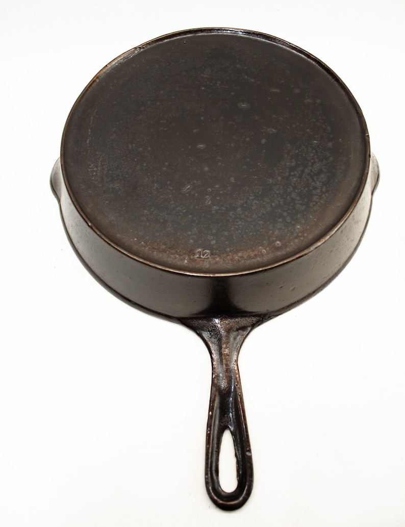 Unmarked No. 8 Cast Iron Skillet, Outside Heat Ring, Vintage Fry Pan