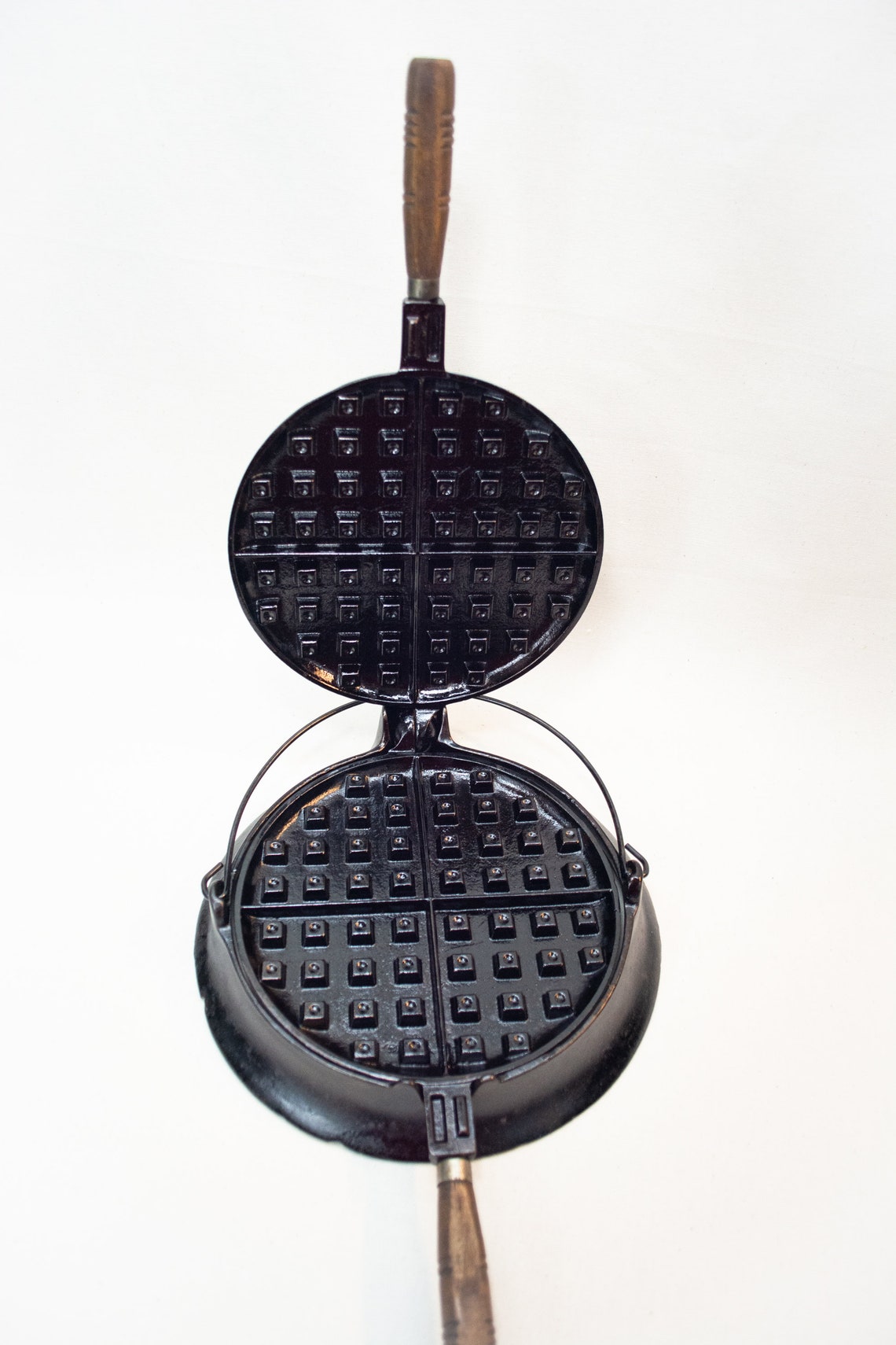 NICE Wagner No. 8 Cast Iron Waffle Maker Low Base Vintage Etsy