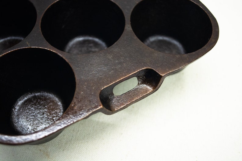 NICE Unmarked Wagner Popover Muffin Pan Bakeware Gem Pan Antique Collectible Cookware Style-S Vintage Cast Iron cn 1423