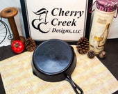 VERY RARE Chicago Hardware Foundry, Favorite Cook Ware, No. 8 Cast Iron Skillet, Vintage Cookware, Antique Skillet, Camp Skillet