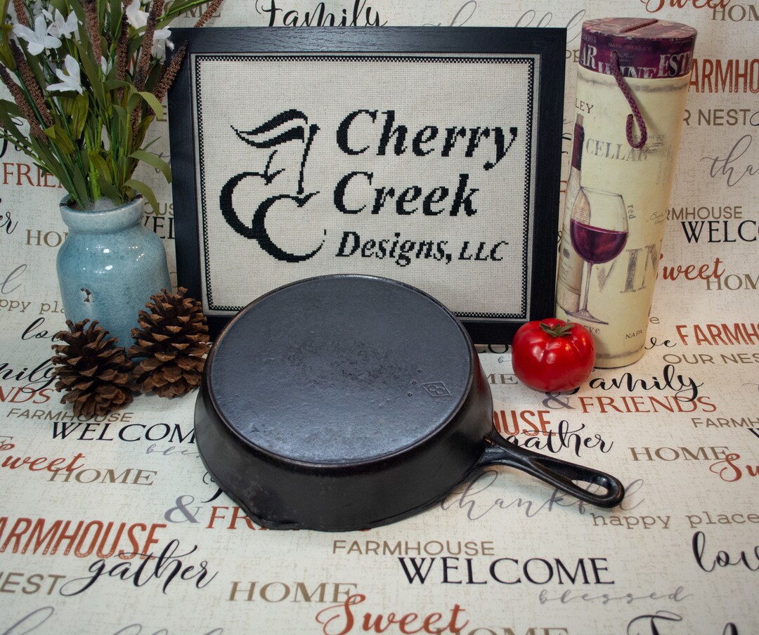 NICE Chicago Hardware Foundry CHF Diamond8 Cast Iron Skillet, Vintage