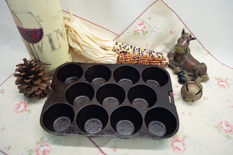 NICE Unmarked Wagner Popover Muffin Pan Bakeware Gem Pan Antique Collectible Cookware Style-S Vintage Cast Iron cn 1423