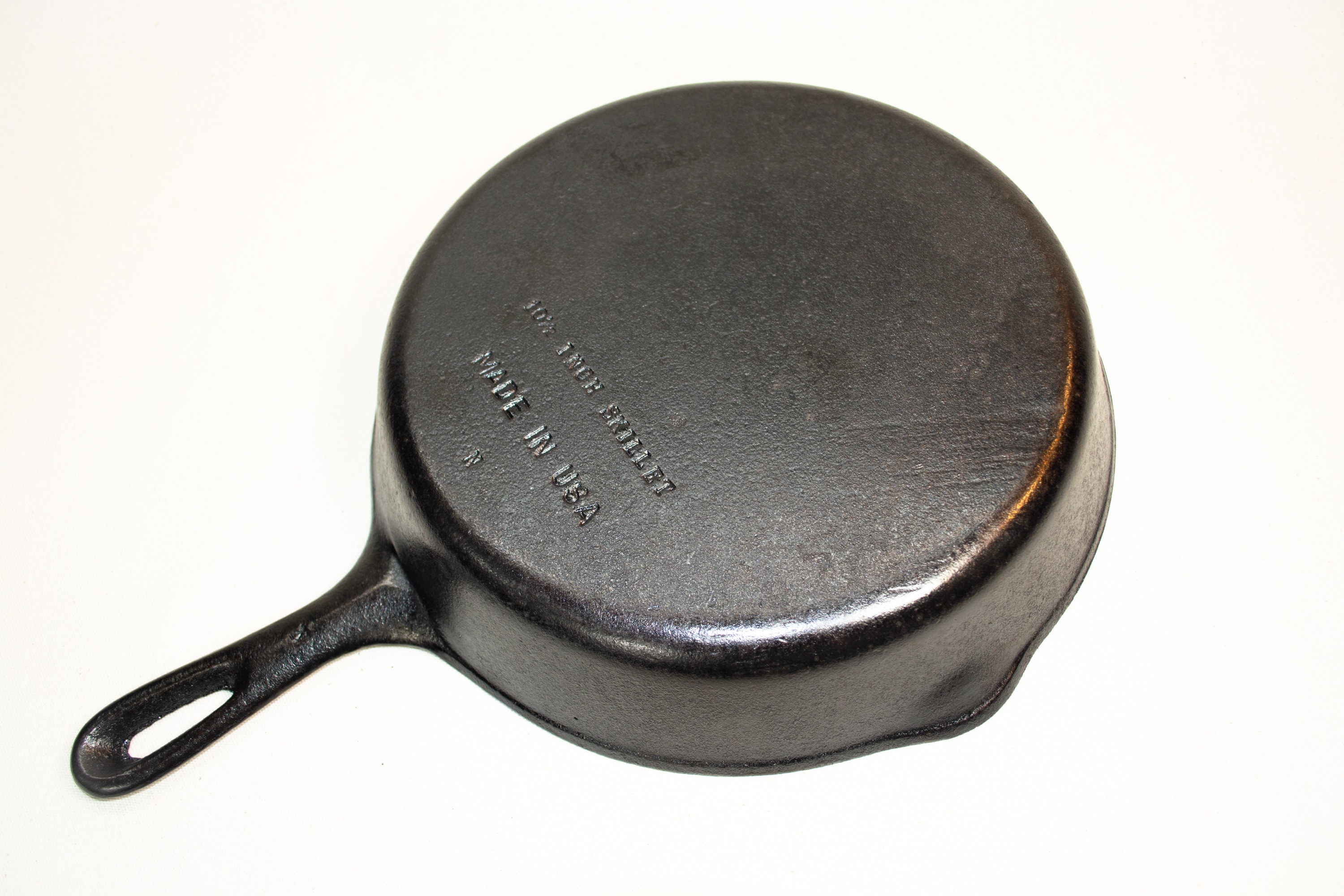 VINTAGE CAST IRON 10 1/2 SQUARE SKILLET MADE USA MARK 2 ON HANDLE