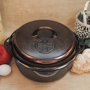 NICE Vintage Griswold No. 8 Button Logo Chrome Plated Dutch Oven, Antique Collectible Cast Iron Cookware