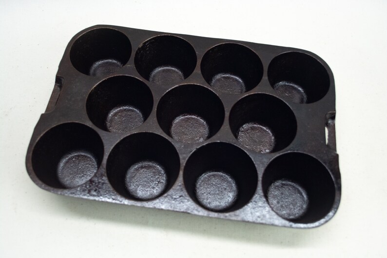 NICE Unmarked Wagner Popover Muffin Pan Bakeware Gem Pan Antique Collectible Cookware Style-S Vintage Cast Iron cn 1423