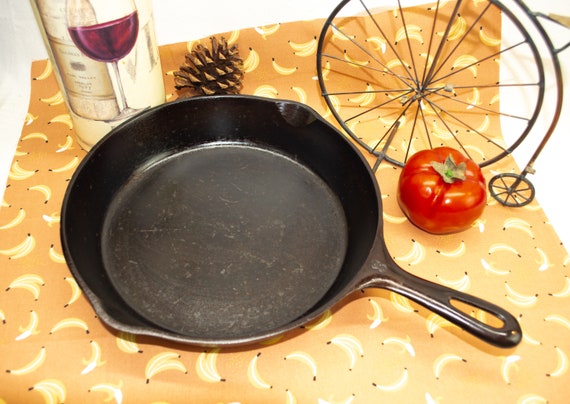 Unmarked Wagner No 8 Skillet, 10 1/2 Inch, Cast Iron Skillet, Made in USA,  Vintage Fry Pan, Camp Skillet, Camp Cookware, Antique Cookware 