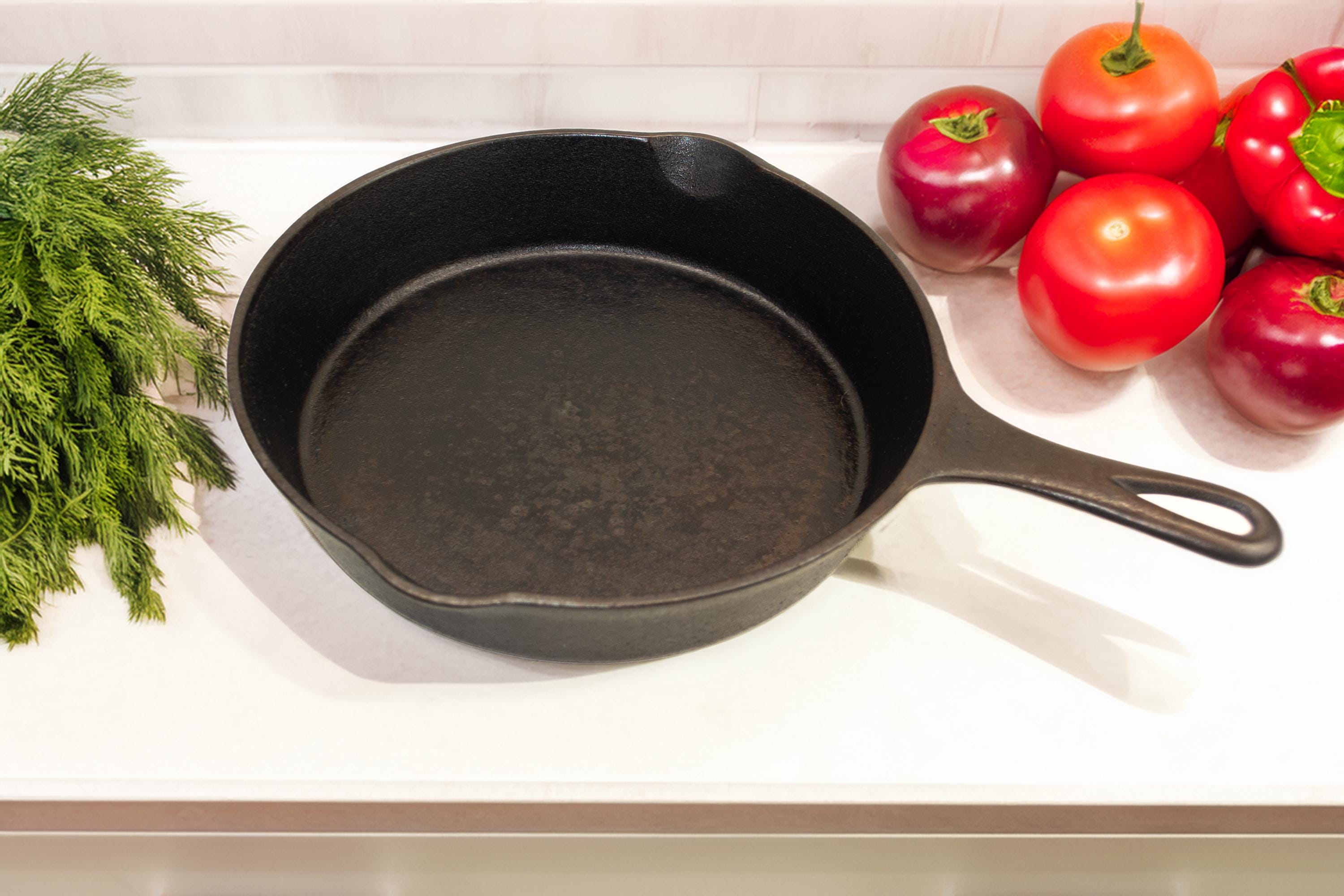 Unmarked No. 8 Cast Iron Skillet, Vintage Fry Pan, Camp Cookware, Antique Collectible Cookware, Made in USA