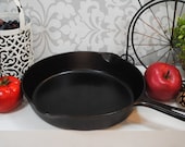 VERY NICE Griswold No. 8 Grooved Handle Cast Iron Skillet, Small Logo 704D, Vintage Fry Pan, Collectible Cookware