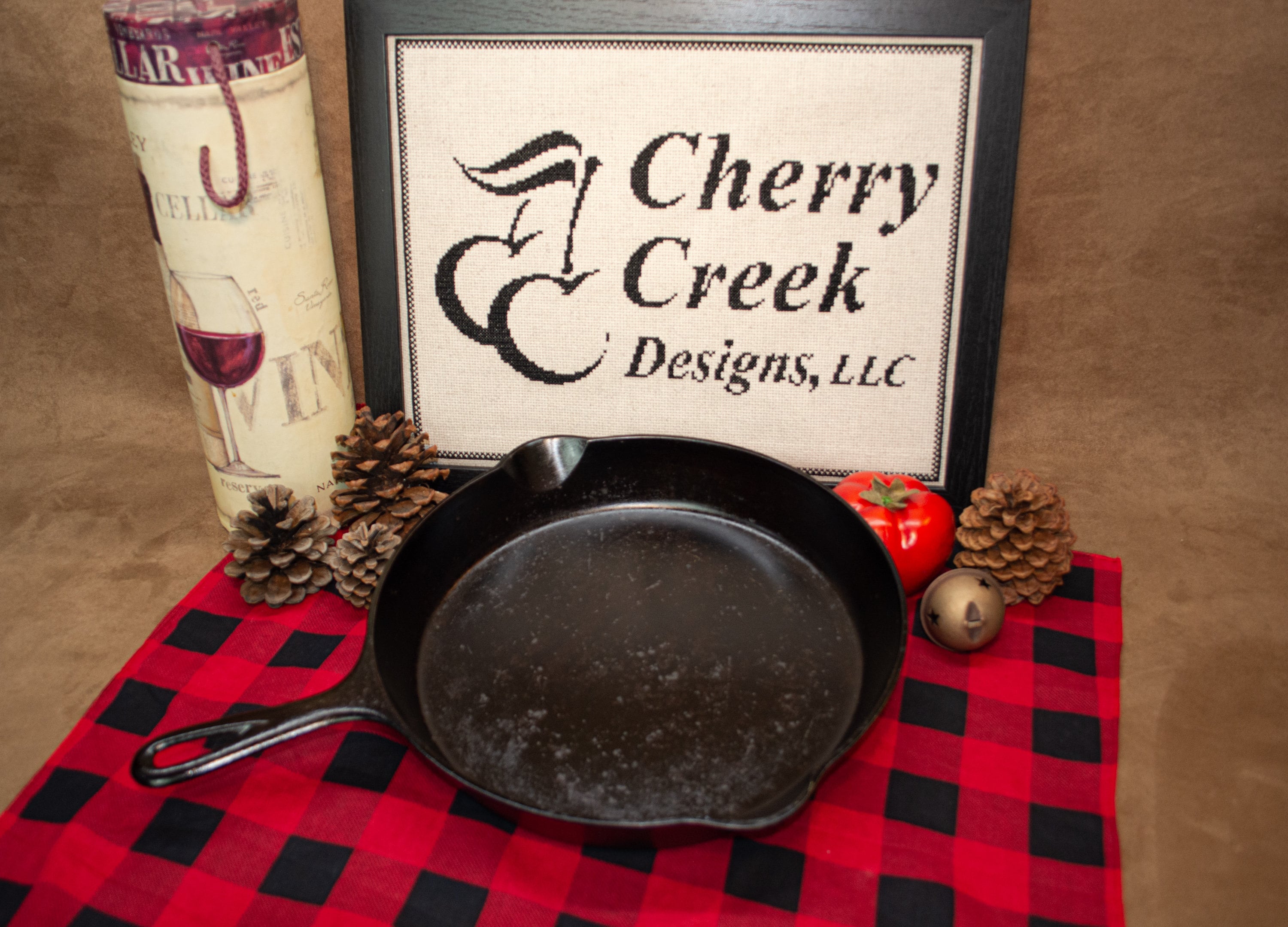 Unmarked Griswold No. 9 Skillet, Series No. 75b, Outside