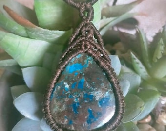 Collar de macramé con azurita