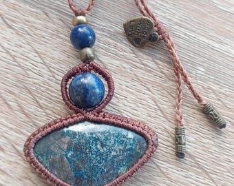 Collar de macramé con crisocola, estilo elfo, gitano, bohemio e hippie. Collar de macramé rústico ajustable con cabujón.