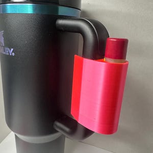 Stanley Tumbler Chapstick Holder  – 3D Printed Gloss Clip for 30oz & 40oz Handles | Chapstick Holder Accessory for Stanley Cup