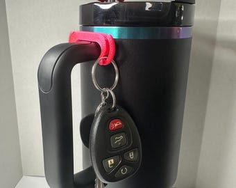 Tumbler Keychain Clip – 3D Printed Charm Holder for Keys, Tags, & Accessories | Handle Hook for Cup 30/40 oz