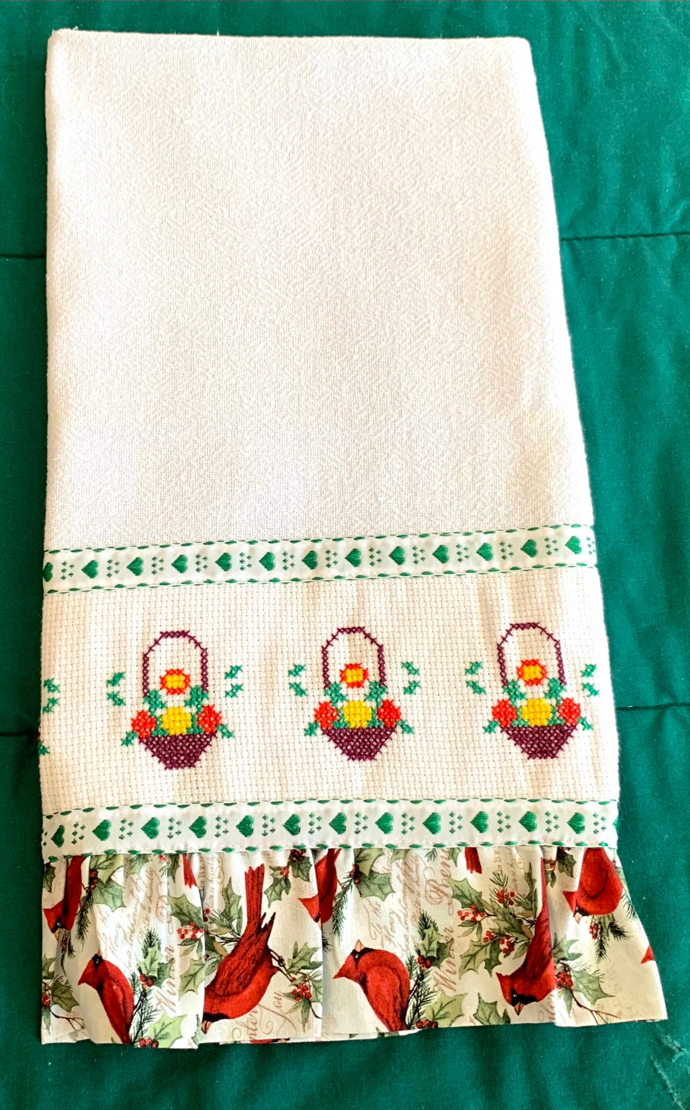 Toalla de cocina con un diseño Flower in Basket & Red | Etsy