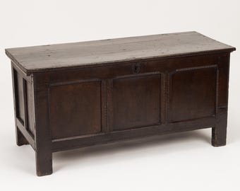 Cofre inglês de carvalho com três painéis, início do século XVIII, c. 1720–1740