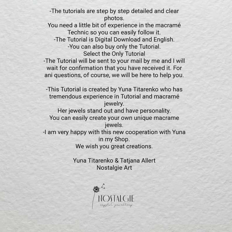 K&ouml;nnte beinhalten: Text auf cremefarbenem Hintergrund, der ein Macram&eacute;-Tutorial ank&uuml;ndigt, mit detaillierten Anweisungen und Fotos. Erw&auml;hnt Yuna Titarenko und Nostalgie Art, mit einem floralen Logo.