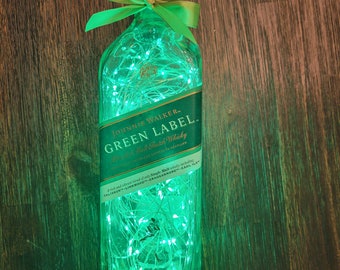 Johnnie Walker Grüne Flasche.  LED-Batterie betriebene Lichter.