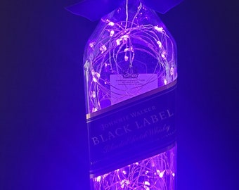 Johnnie Walker Black Liquor Flasche.  LED-Batterie betriebene Lichter.