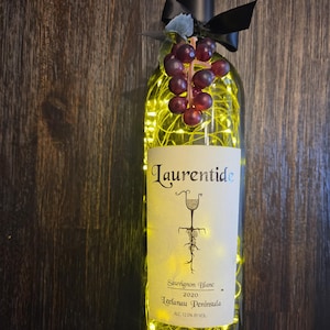 Wine : Laurentide Sauvignon Blanc Bottle w/LED Lights