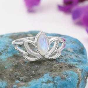 Rainbow Moonstone Lotus Ring, 925 Sterling Silver Gemstone Ring, Handmade Women's Ring, Unique Boho Ring, Spiritual Gift Ring for Her