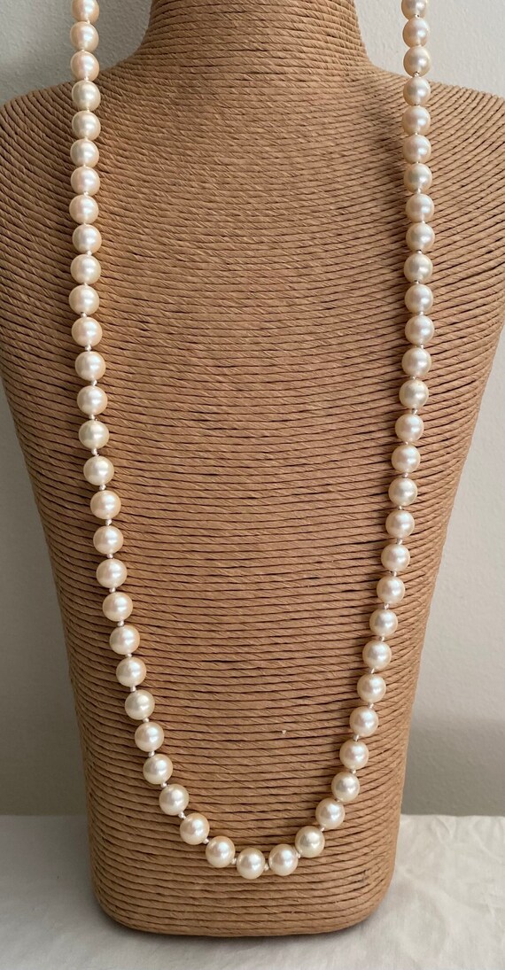MARVELLA stylish single strand faux pearl necklace