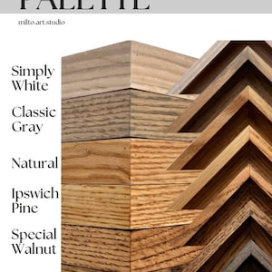 Op de afbeelding: Een houtkleurenpalet met acht verschillende houttinten, van Simply White tot Coal Black. De houtstalen zijn in een verspringend patroon gerangschikt, met het donkerste hout onderaan en het lichtste hout bovenaan.